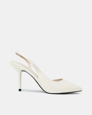 Giày slingback là một kiểu giày cao gót có phần quai mảnh ôm nhẹ quanh gót chân