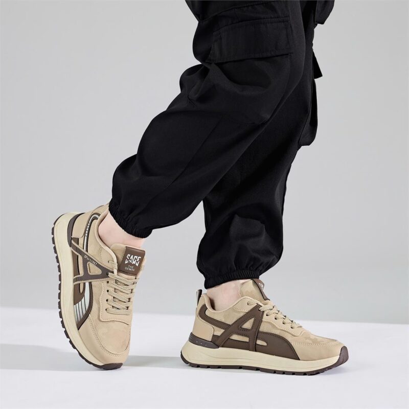 Nên đầu tư một đôi sneaker nam da vân cao 2026