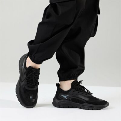 Phần thân giày làm từ vải lưới cao cấp không phải loại lưới mỏng dễ rách