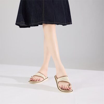 dép nữ quai đan phối khuyên hoa xỏ ngón xinh xắn nằm ở khả năng phối đồ vô đối