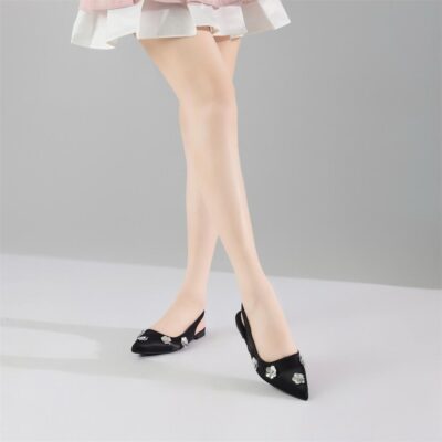 Cách phối đồ hoàn hảo với giày búp bê hở gót mũi nhọn