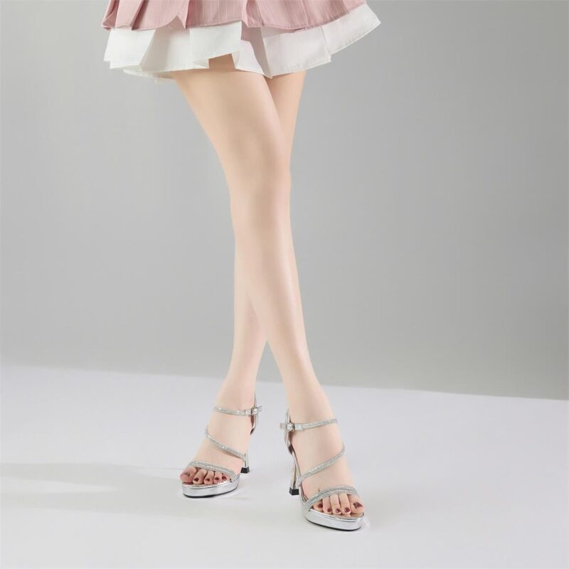 Giày gót nhọn 10cm mãi mãi không lỗi mốt bởi vì nó không chỉ phục vụ cho mắt nhìn