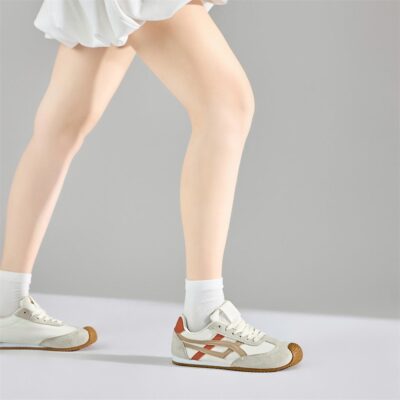 đôi giày thể thao nữ cổ thấp luôn sạch đẹp và bền lâu việc bảo quản đúng cách là vô cùng quan trọng.