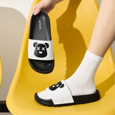 Dép Hình Gấu Lại Là Lựa Chọn Hoàn Hảo Cho Mùa Hè