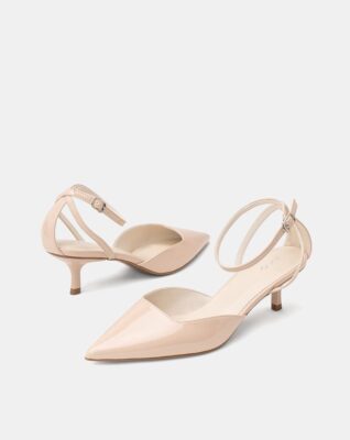 người mới tập mang giày cao gót mũi nhọn chính là lao ngay vào những đôi có độ cao khiêu chiến