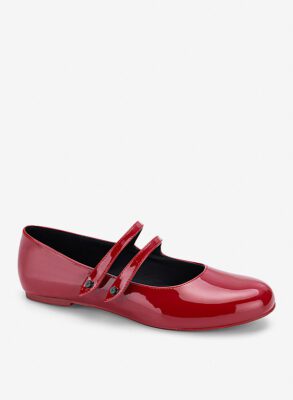 Giày ballerina mary janes đính nút tán kim loại và xu hướng thời trang nữ tính hiện đại