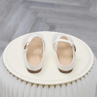 Sức mạnh thực sự của dép sục nữ nằm ở khả năng biến hóa không giới hạn