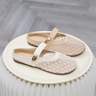 Dép sục nữ hiện có mặt trong nhiều tông màu được tuyển chọn theo xu hướng Pantone 2026